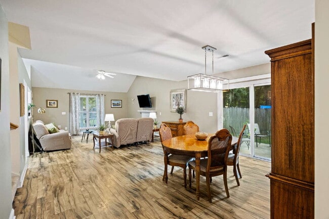 Building Photo - 5349 Deep Blue Ln