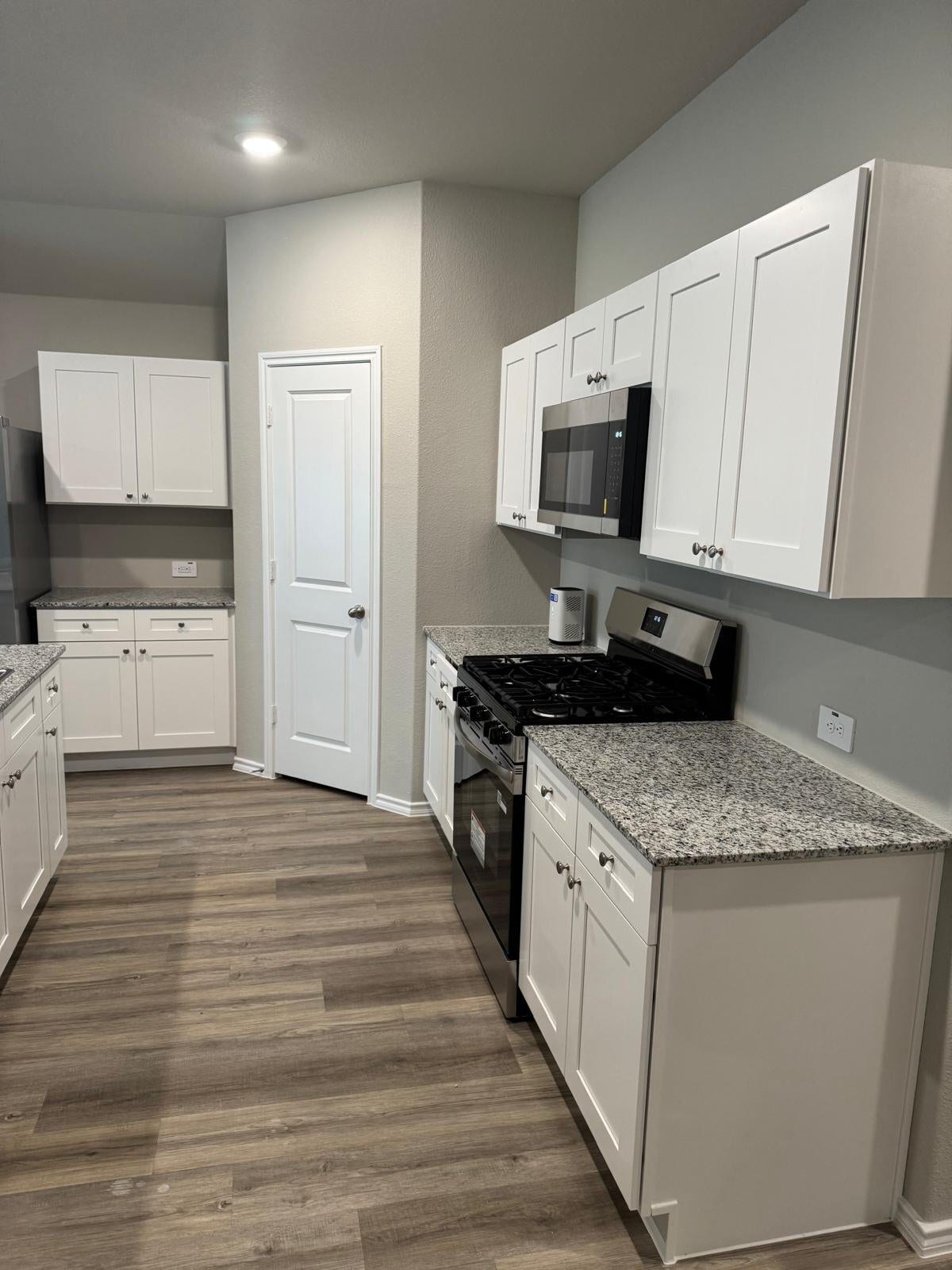 Building Photo - 1504 Tin Roof Rd