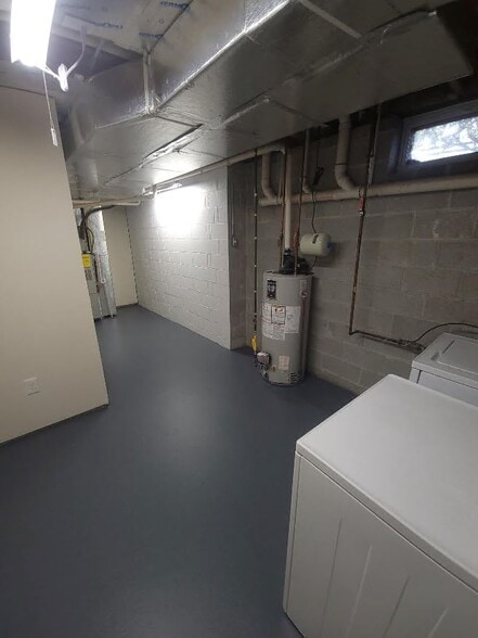 Building Photo - 499 Upland St