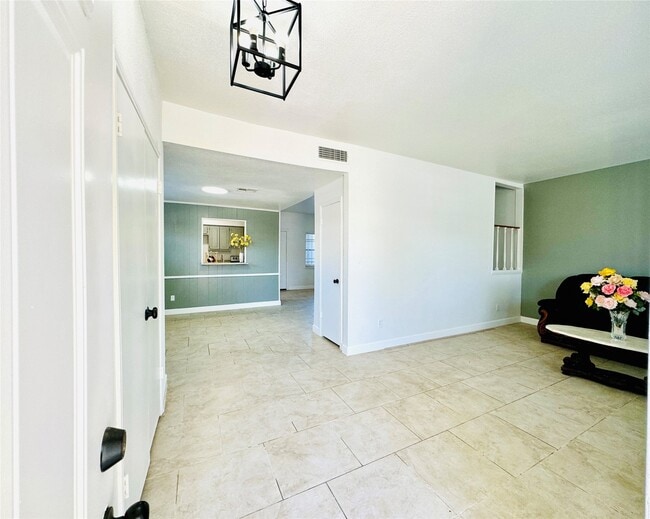 Building Photo - 11127 Village Bend Ln