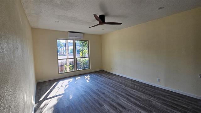 Building Photo - 5065 Ridglea Ln