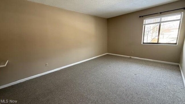 Building Photo - 1263 Lost Nation Rd