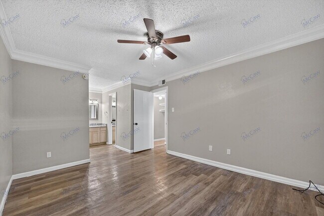 Building Photo - 708 Baruna Cir