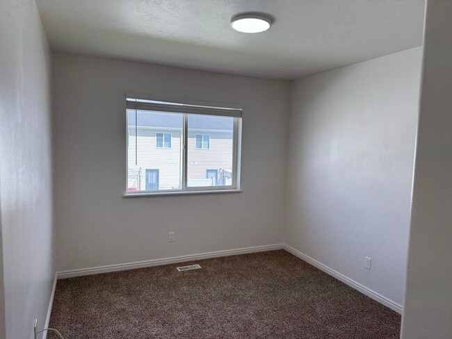Building Photo - 2500 W 450 N