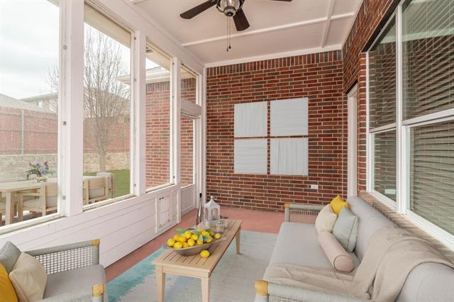 Building Photo - 413 Hawk Dr