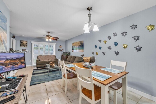 Building Photo - 4332 NW 120th Ln