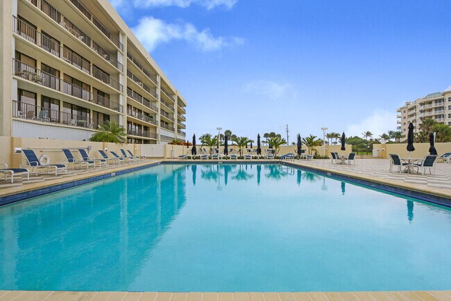 Building Photo - 1300 Jimmy Buffett Mem Hwy