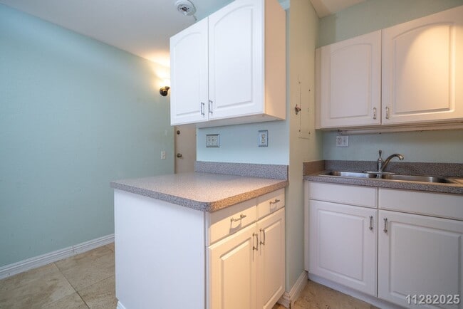 Building Photo - 1 Bd,1Ba,2Pkg! 51-636 Kamehameha Hwy #511 at $2,300/month