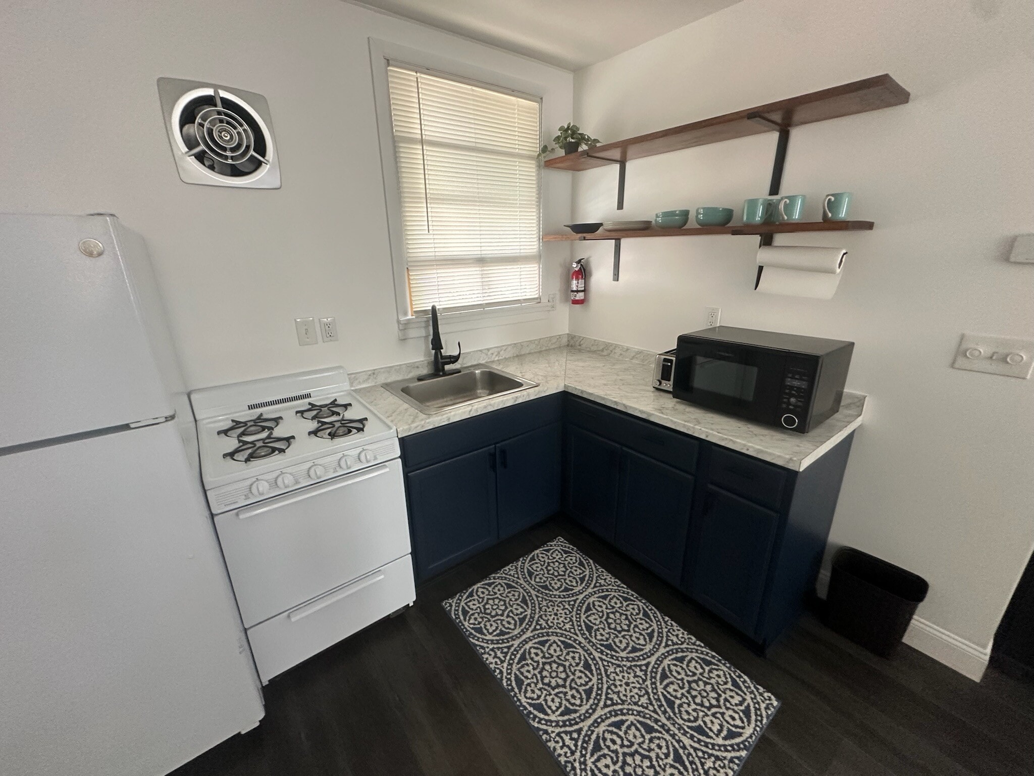 Kitchen - 27 Mill St