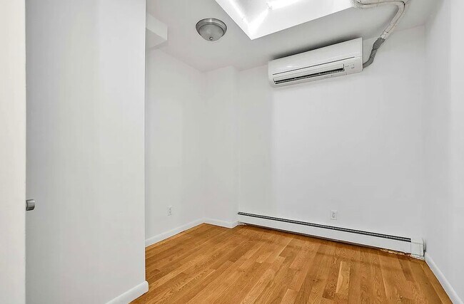 Building Photo - 25-47 23rd St