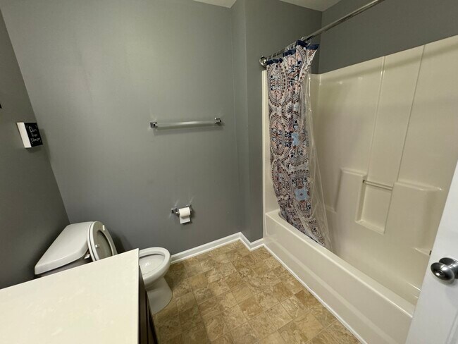 Building Photo - 3098 Glencorra dr