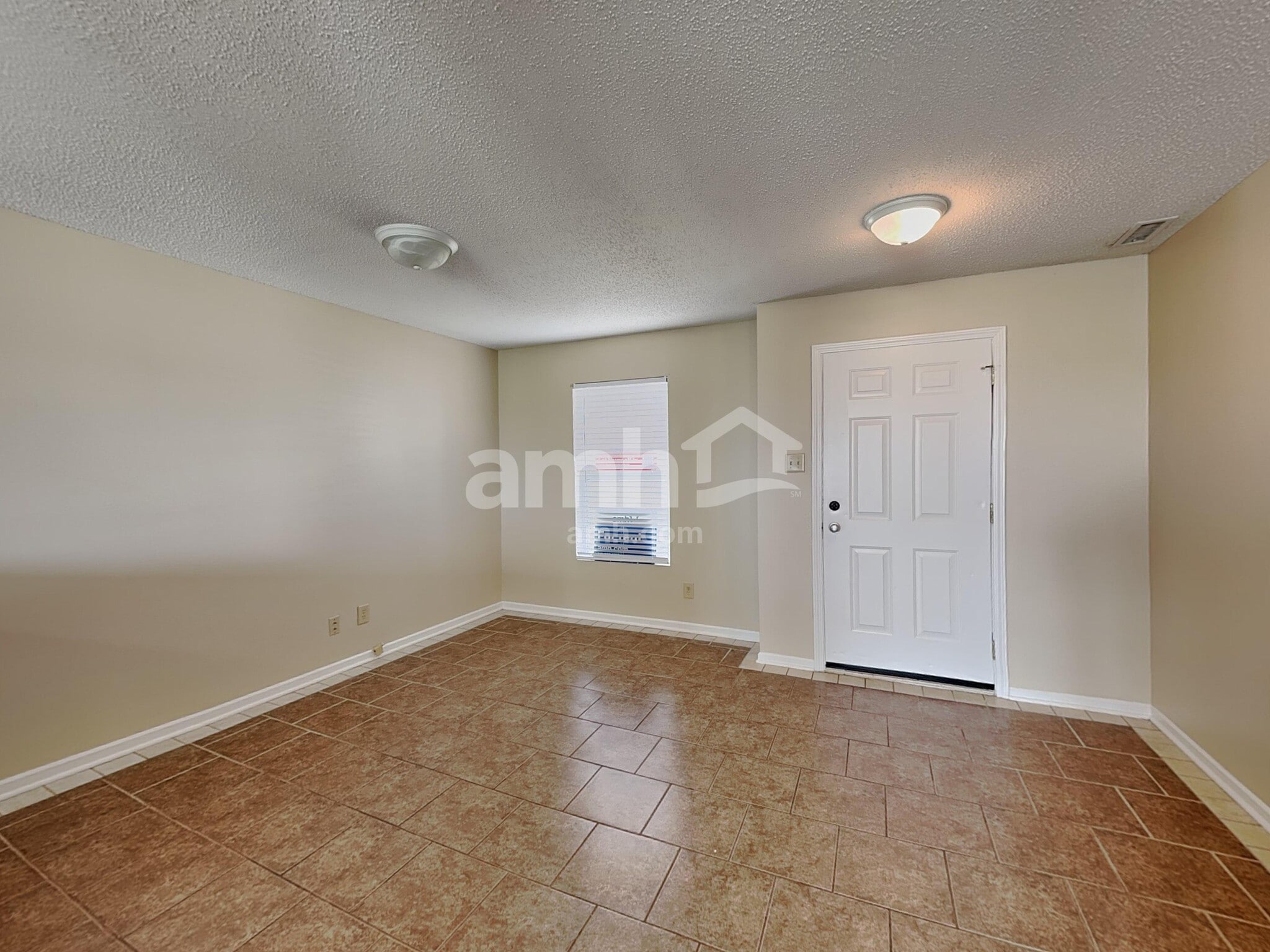 Building Photo - 2170 Bridlewood Dr