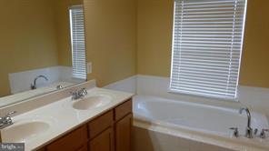 Building Photo - 1308 Saunders Dr