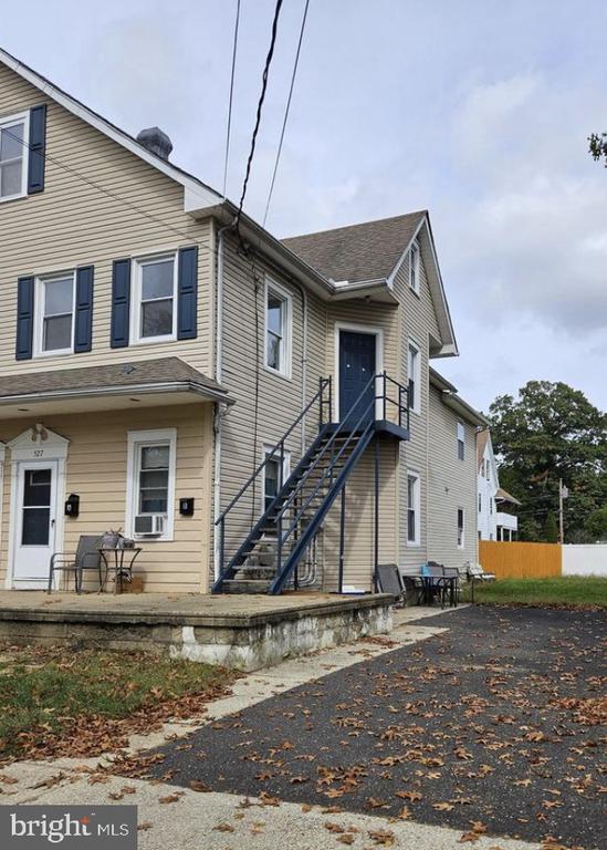 Building Photo - 525 Asbury Ave