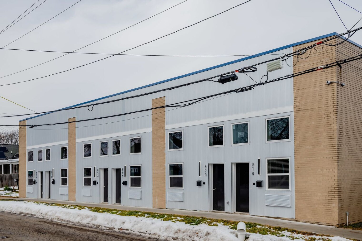 Building Photo - 219 S Badger Ave