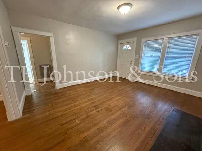 Building Photo - 2 Bedroom Home in Washington Park
