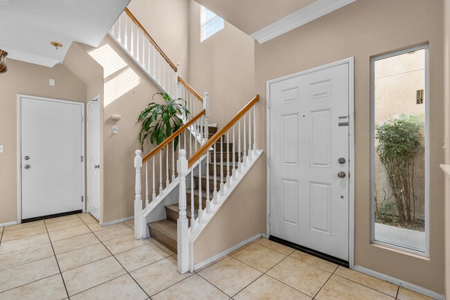 Building Photo - 9447 Hendrix Ln