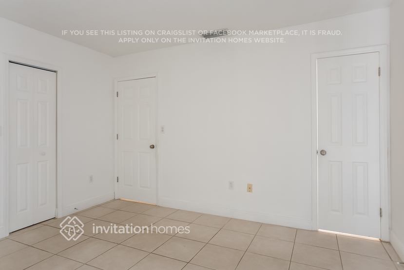 Building Photo - 10029 SW 146th Pl