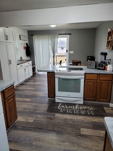 Building Photo - 2512 S Fountain Ave