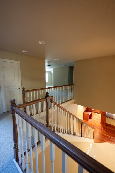 Building Photo - 15550 SW Cynthia Ln