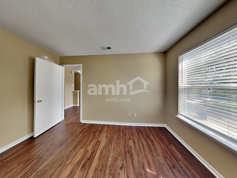 Building Photo - 7582 Royal Fern Ln