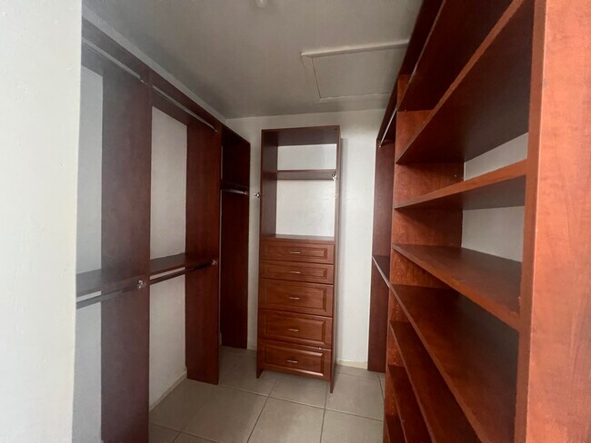 Building Photo - 12398 Westhampton Cir