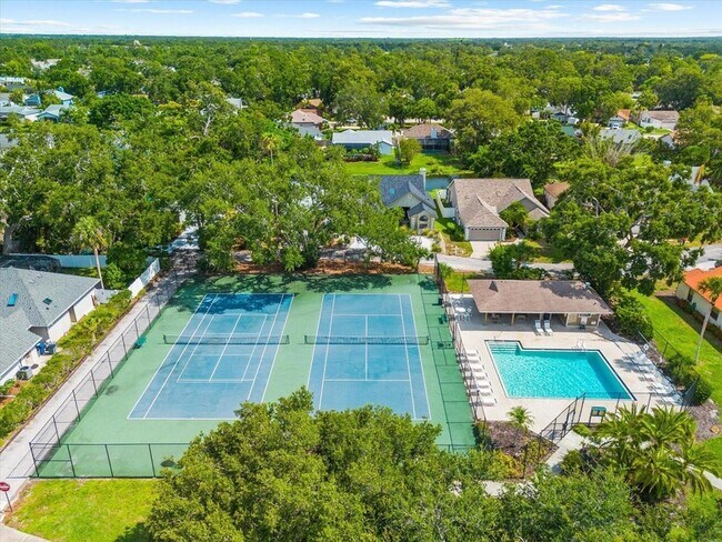 Building Photo - 8240 Cypress Lake Dr