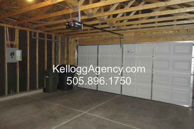 Building Photo - 3BD Plus Office/Bonus Room in Sierra Norte
