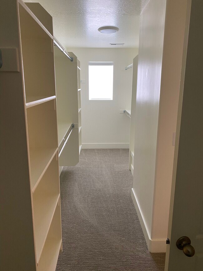 Master Closet - 956 W Vista Ridge Dr