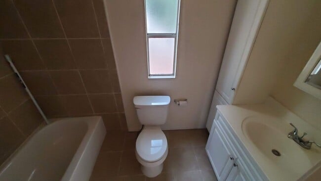 Building Photo - 304 Calle Al Rumbo