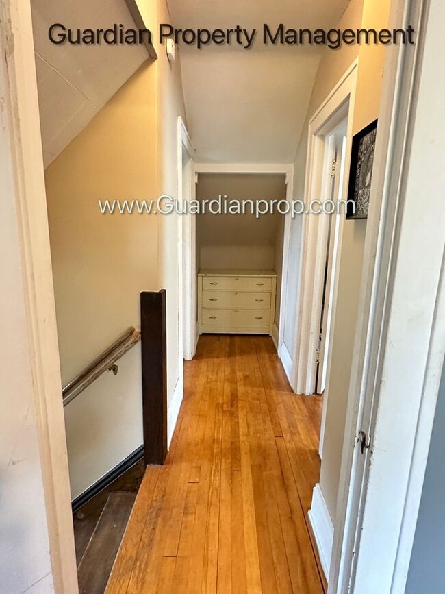 Building Photo - South Minneapolis Single Family Home, Fenc...