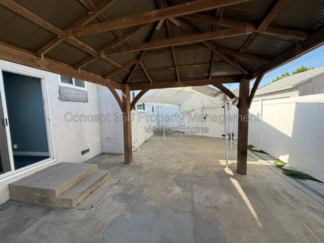 Building Photo - 5029 Fidler Ave