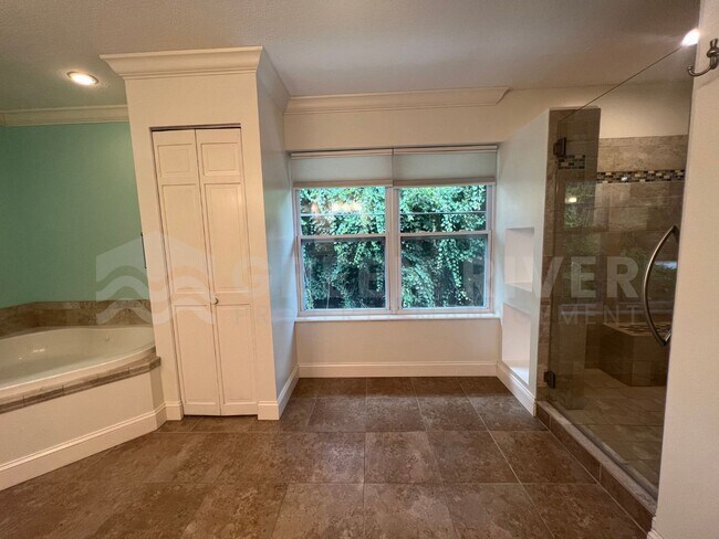 Building Photo - Amazing 4 bedroom home with St Johns River Views Available Now!