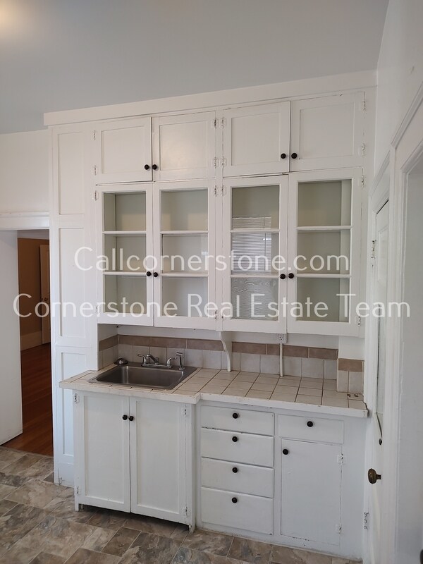 Building Photo - 208 E Uintah St