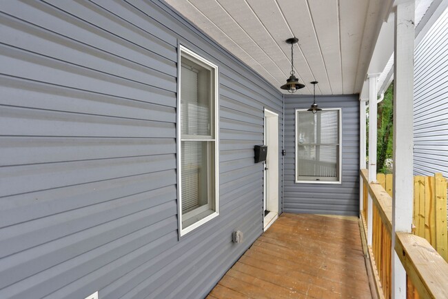 Building Photo - 619 E 35th St