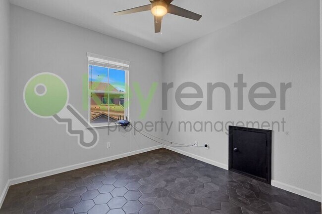 Building Photo - 973 Courtyards Loop