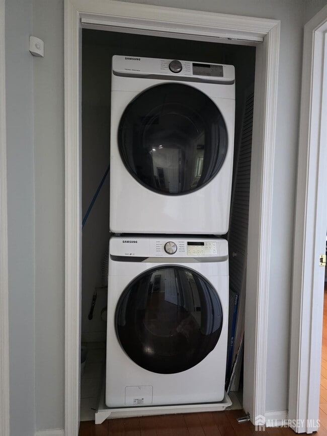 Building Photo - 78 Chariot Ct