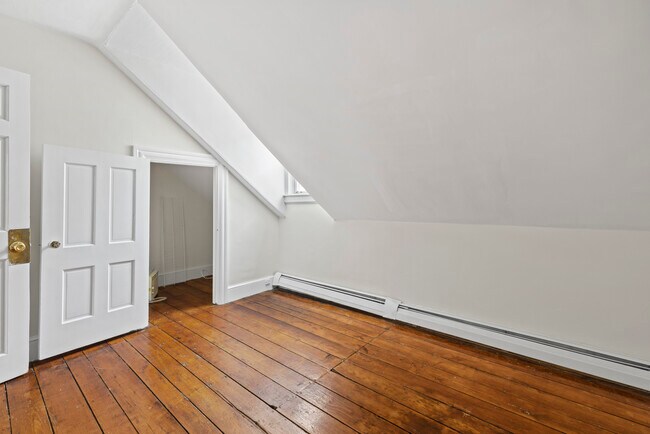 Building Photo - 465 W Fountain St