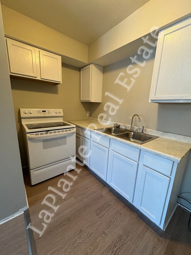 Building Photo - 1622 Milburn Ave