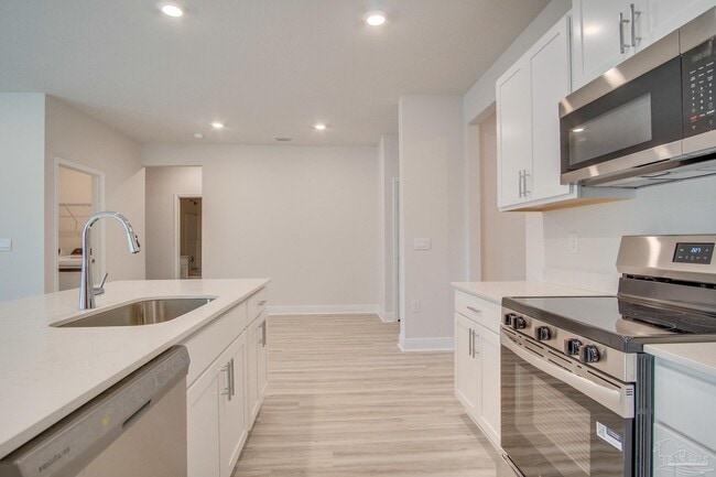 Building Photo - 8422 Riverstone Dr