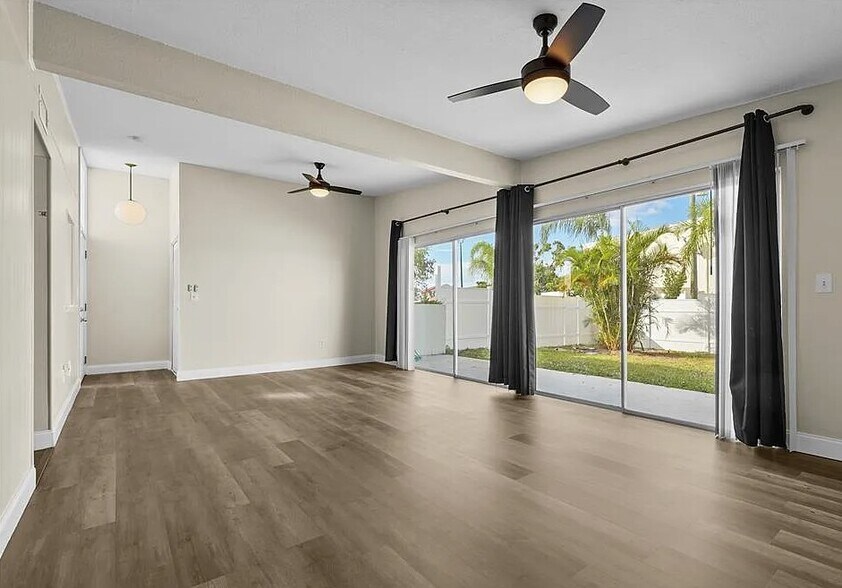 Building Photo - 5720 Gallatin Ln