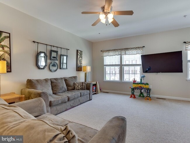 Building Photo - 8022 Forest Ridge Dr