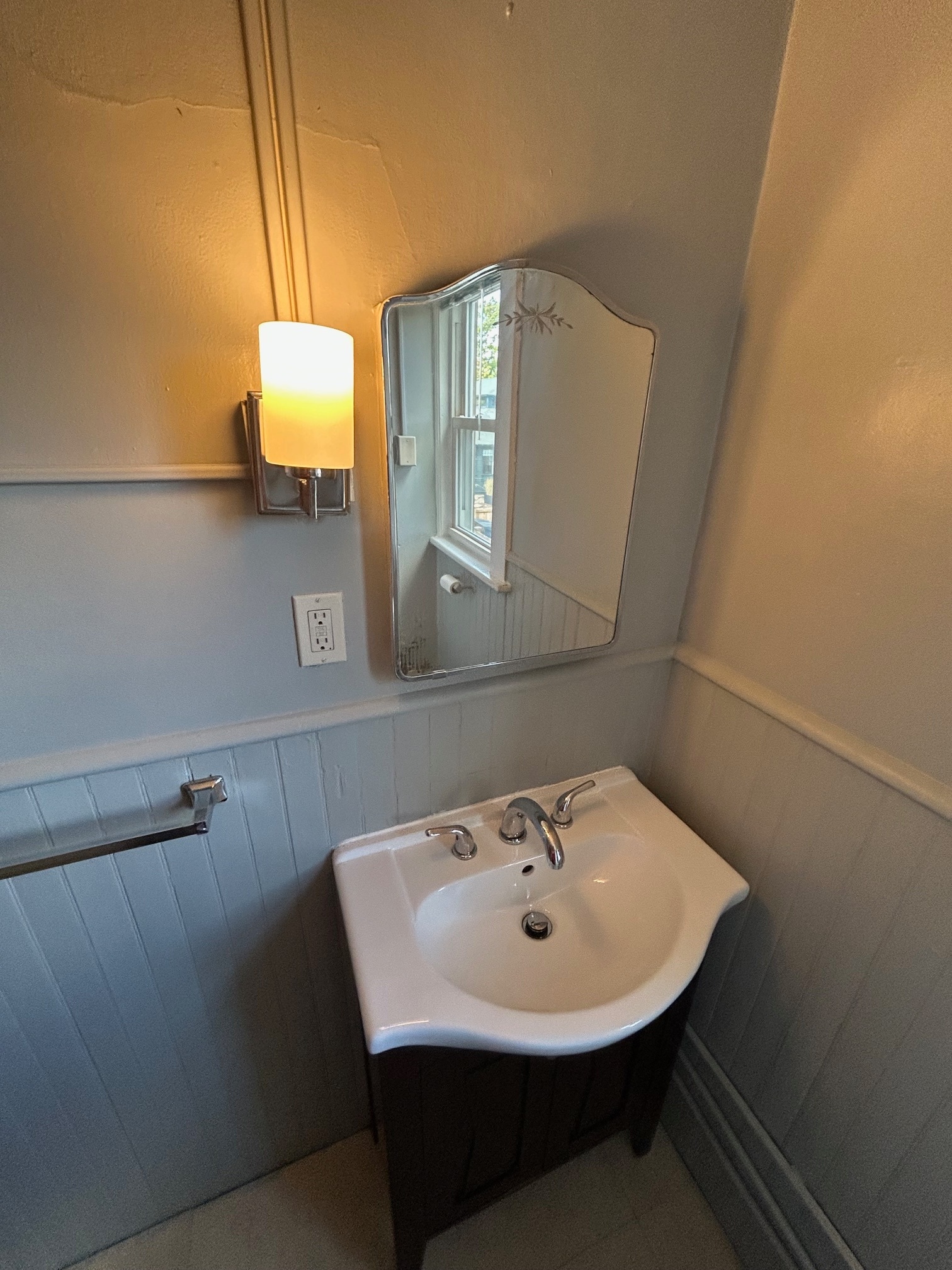 Building Photo - 27 Housatonic St