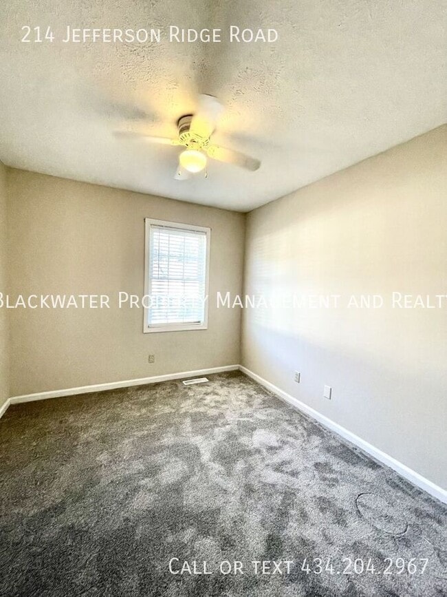 Building Photo - 214 Jefferson Ridge Rd