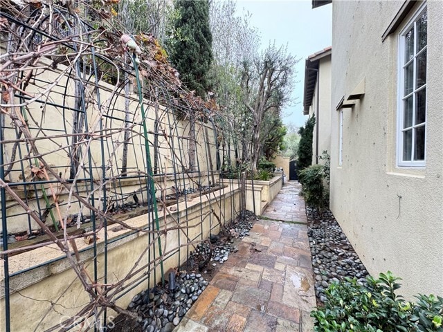 Building Photo - 19 Momento