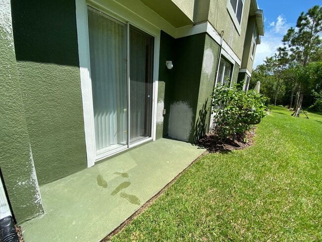 Building Photo - 3BD / 2.5BA Carriage Home