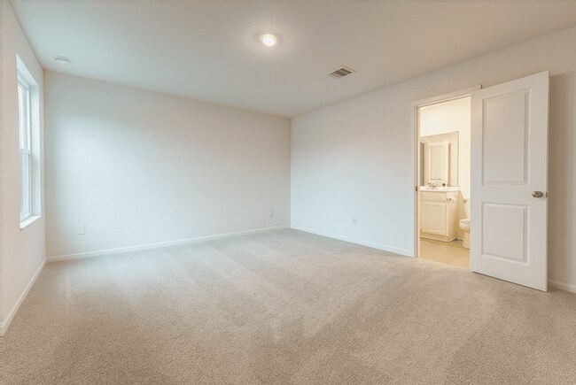 Building Photo - 1516 Sunset Ridge Dr