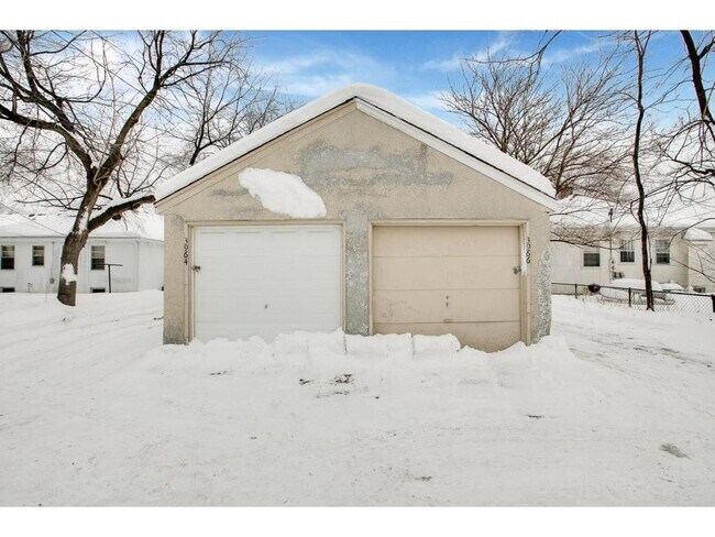 Building Photo - 3964 Xenwood Ave S