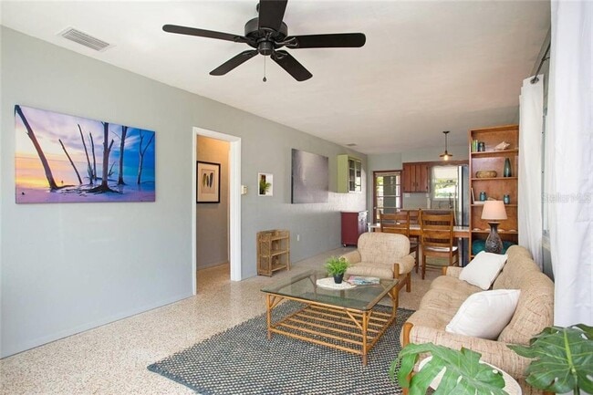 Building Photo - 302 Pavonia Rd