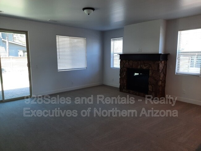 Building Photo - 2335 S Polaris Way
